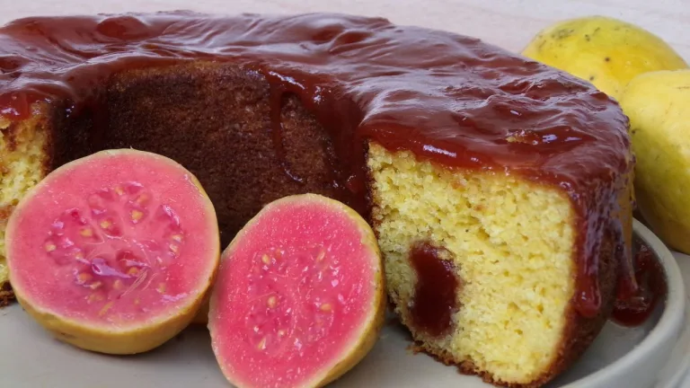 bolo de fubá com goiabada