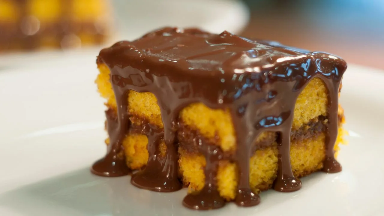 bolo de cenoura com chocolate