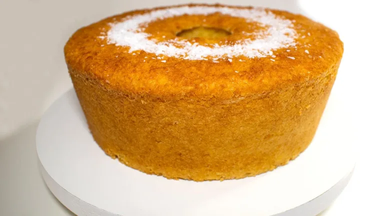 bolo de coco sem leite e sem trigo