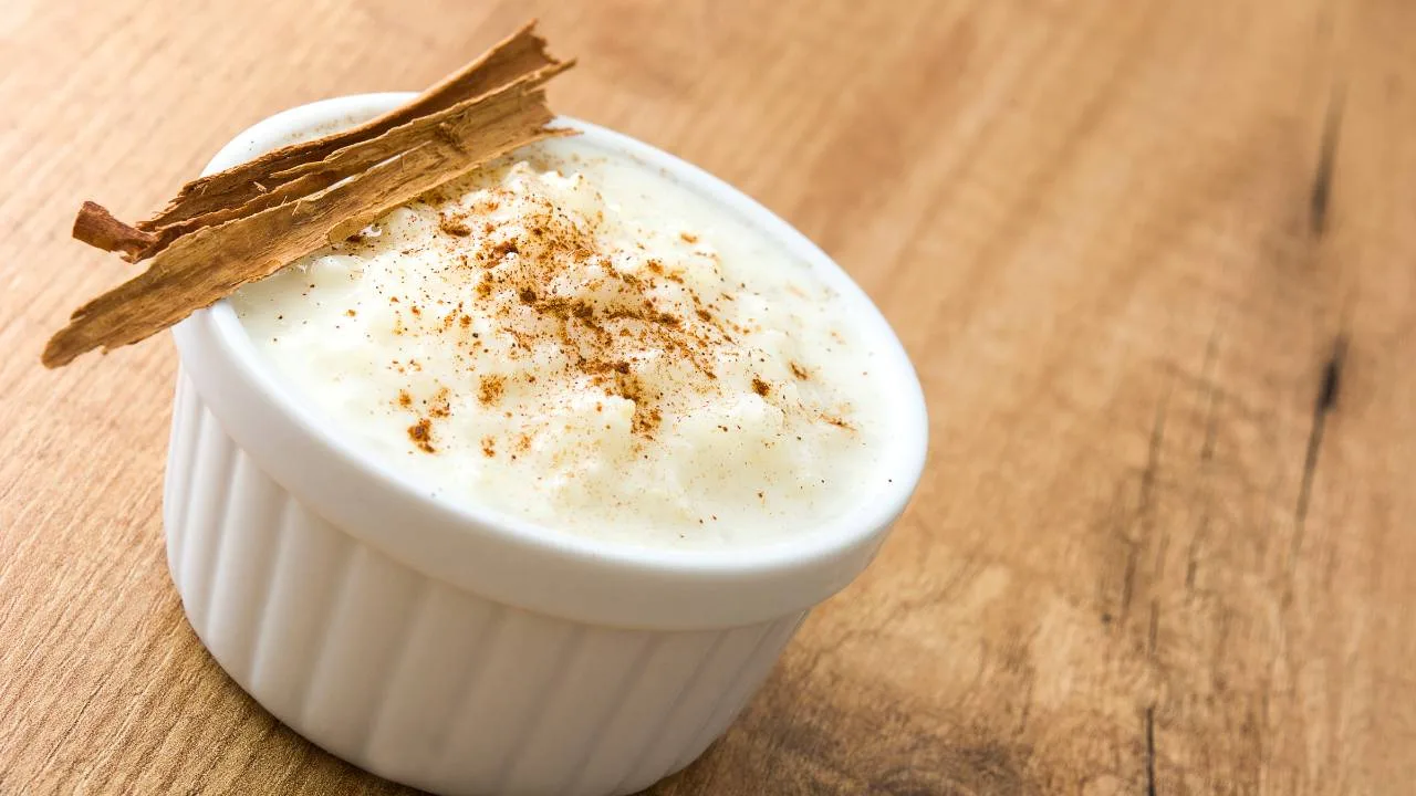 arroz doce cozido no leite