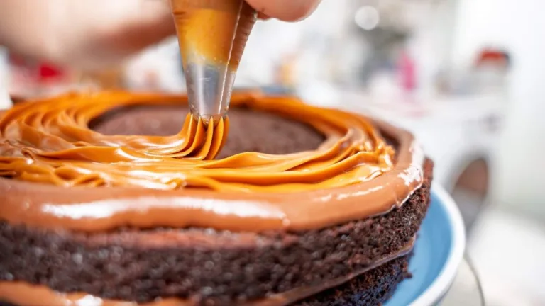 imagem da receita de recheio de doce de leite simples para bolo
