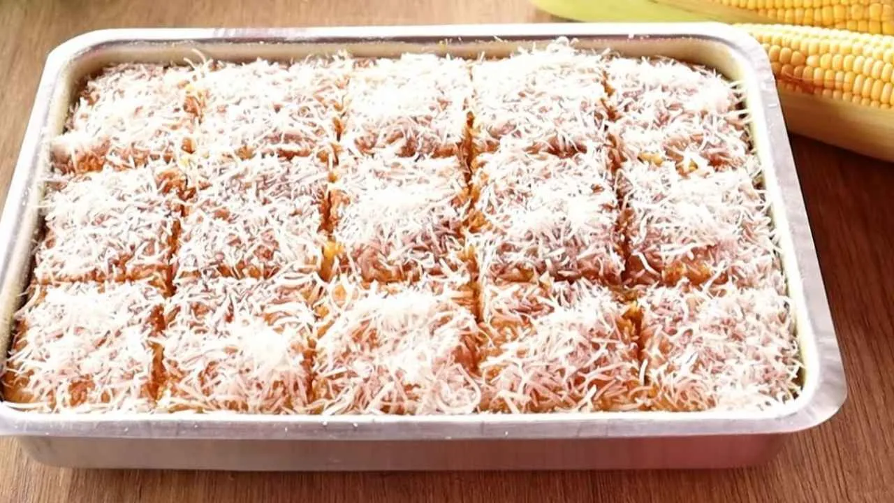 imagem da receita Bolo de Milho com Coco Molhadinho e Fácil de Liquidificador