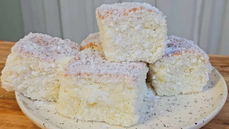 Imagem da Receita de Bolo de Coco Gelado com Recheio de Beijinho