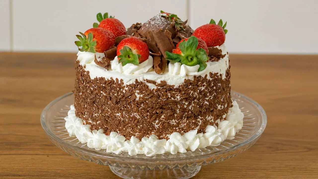 Imagem da Receita de Bolo Floresta Negra de Morango.