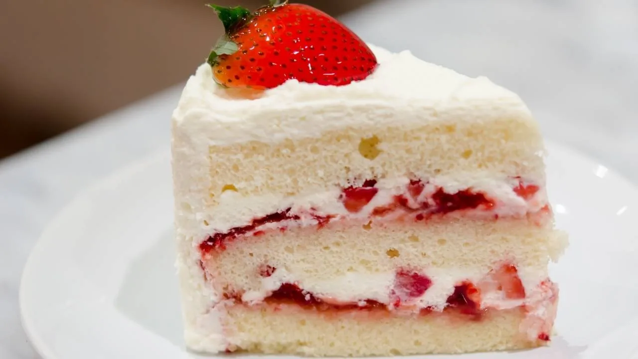 Imagem da Receita de Bolo de Morango para Festa de Aniversário.