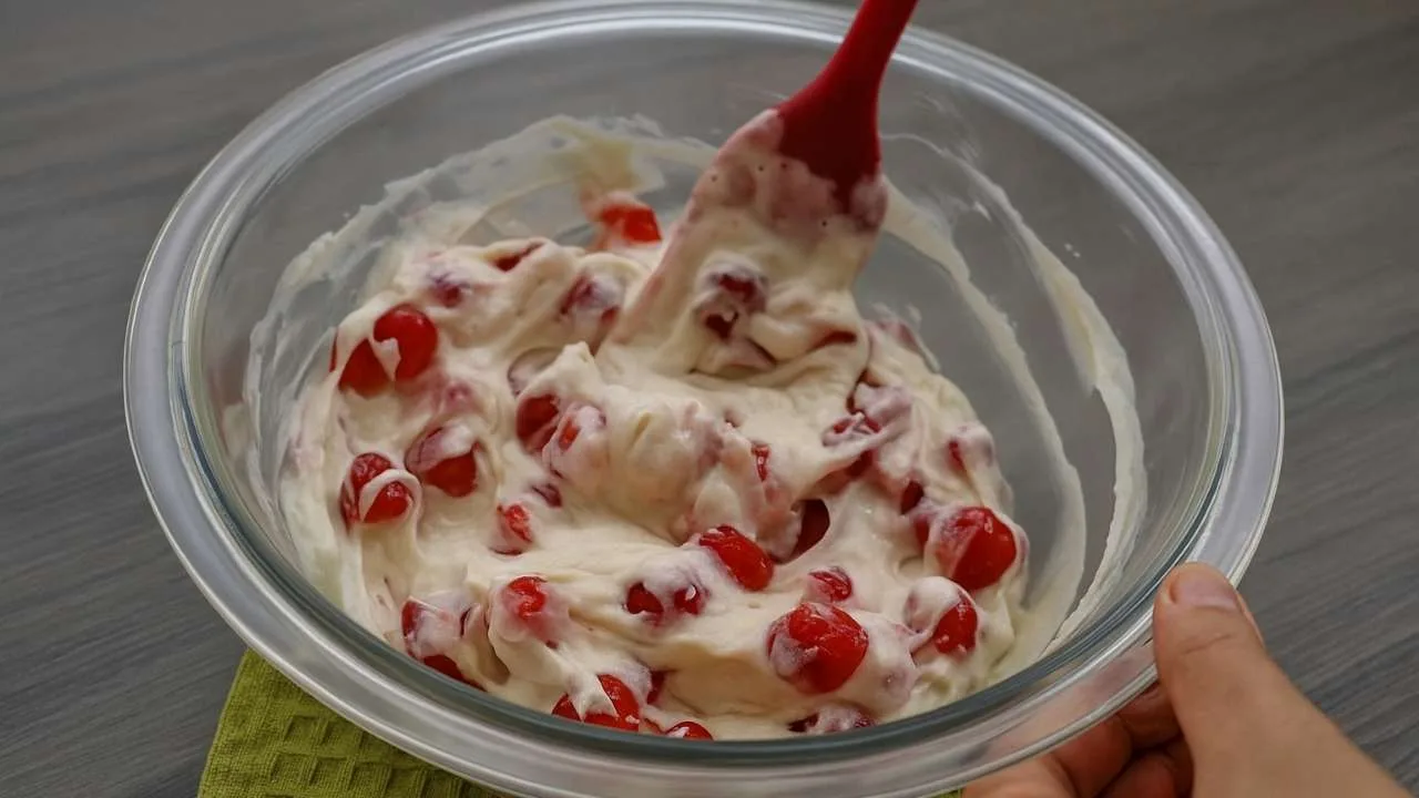 Imagem da Receita de Recheio de Leite Ninho Trufado com Cerejas.