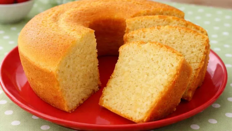 Imagem da Receita de Bolo Sem Leite Simples Feito à Mão.