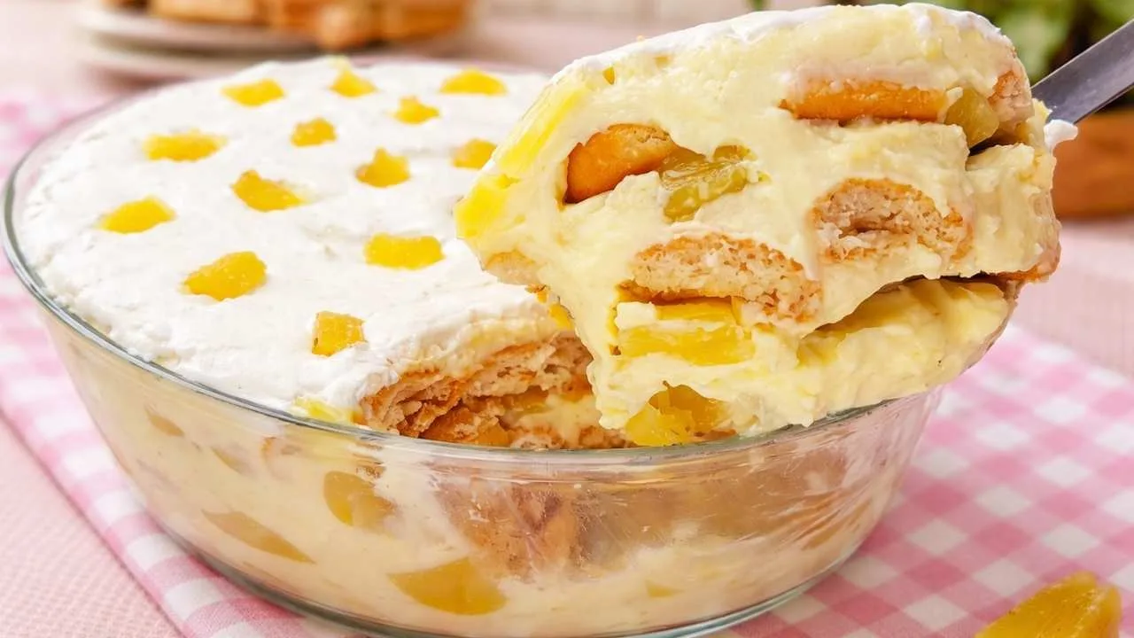 Imagem da Receita de Pavê de Bolacha Champanhe com Abacaxi.