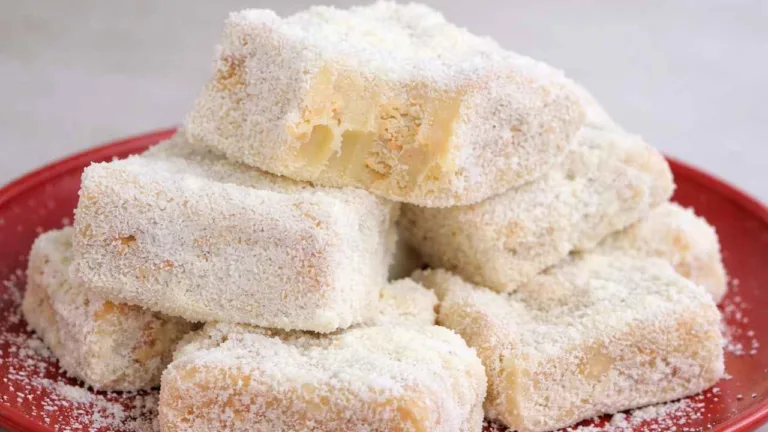 Imagem da Receita de Palha Italiana de Ninho com Biscoito Champanhe.