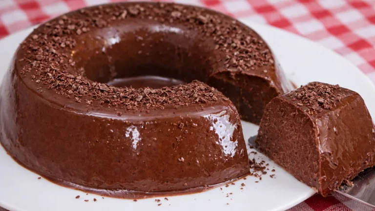 Imagem da Receita de Pudim Preguiçoso de Chocolate com Gelatina Incolor.