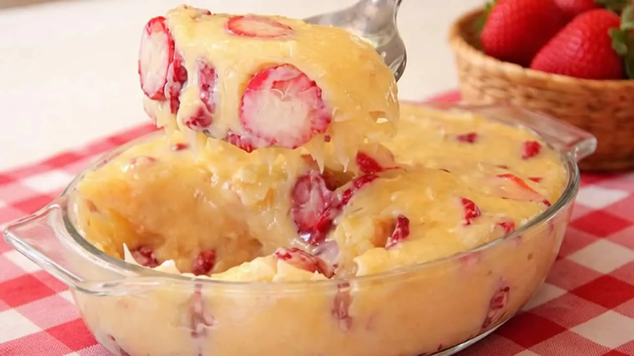 Imagem da Receita de Sobremesa Simples de Morango: Com 3 Ingredientes e Muito Cremosa.
