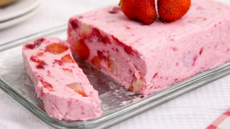 Imagem da Receita de Sobremesa de Morango Sem Açúcar com Apenas 3 Ingredientes.