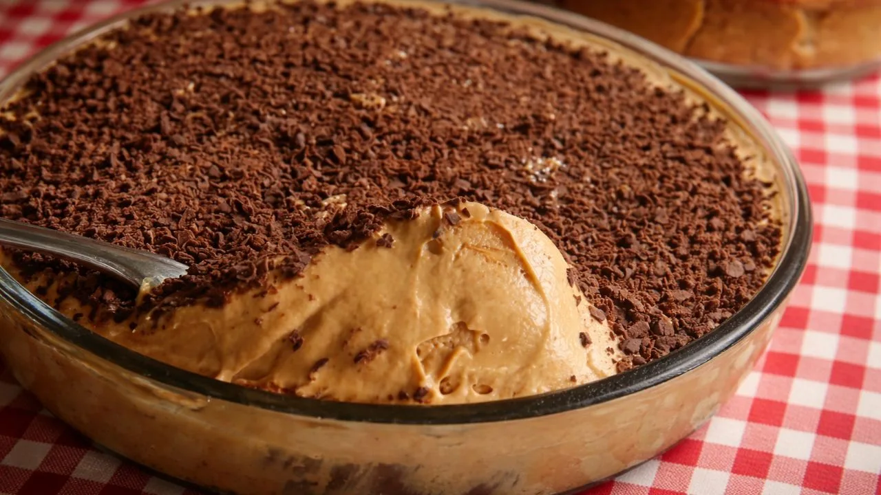 Imagem da Receita de Torta de Bolacha com Café e Doce de Leite.