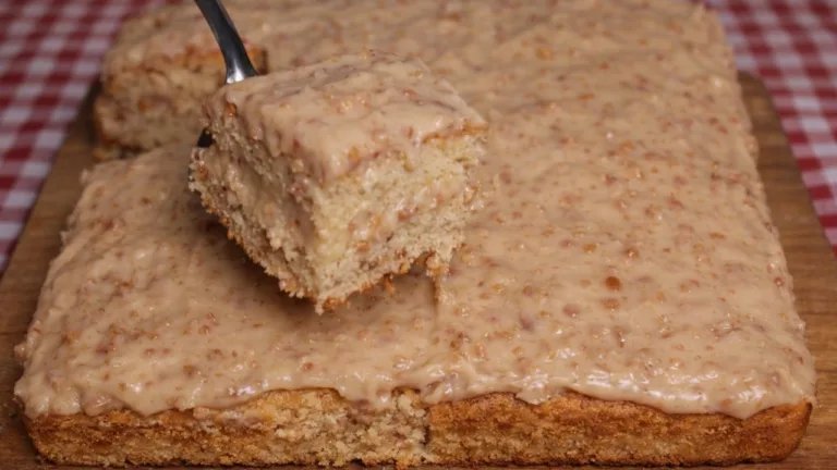 Imagem da Receita de Bolo de Amendoim Recheado.