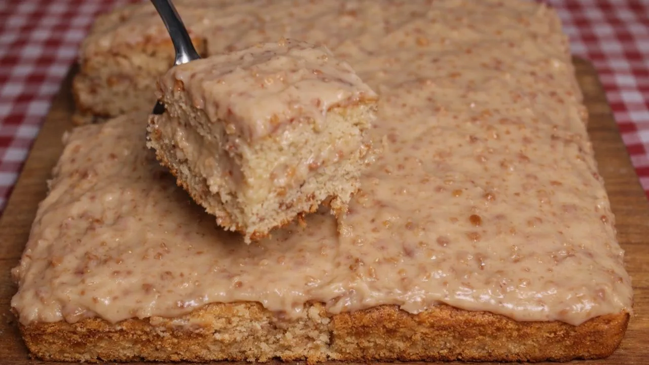 Imagem da Receita de Bolo de Amendoim Recheado.