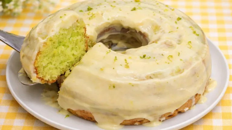 Imagem da Receita de Bolo de Limão com Gelatina.