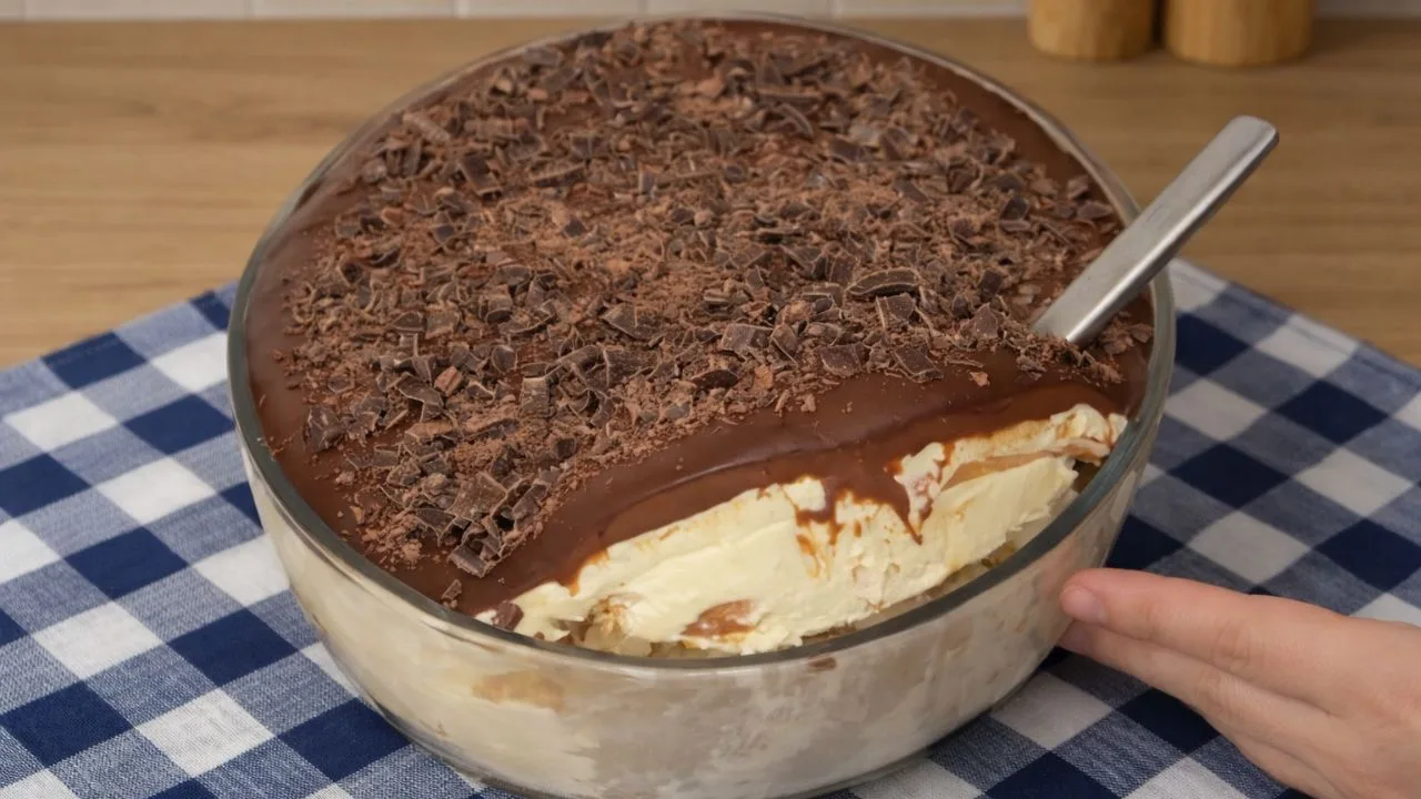 Imagem da Receita de Pavê de Nata com Chocolate - Sobremesa Gelada para a Páscoa.
