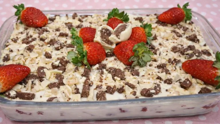 Imagem da Receita de Ouro Branco com Morango: Sobremesa de Travessa Fácil