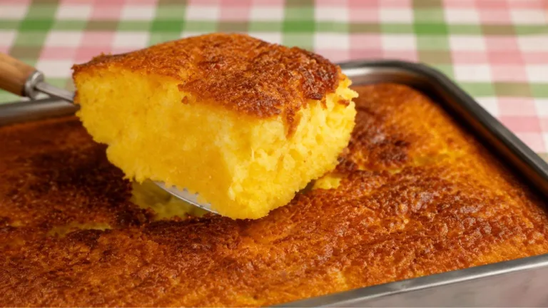 Imagem da Receita de Bolo Pamonha com Leite Condensado.