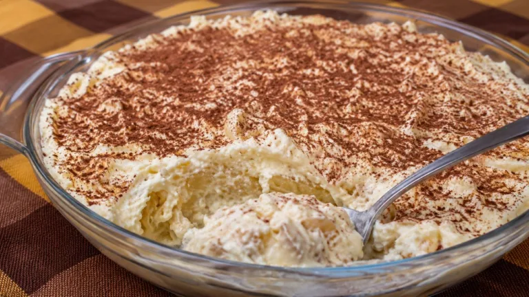 Imagem da Receita de Torta de Bolacha com Nata e Leite Condensado.