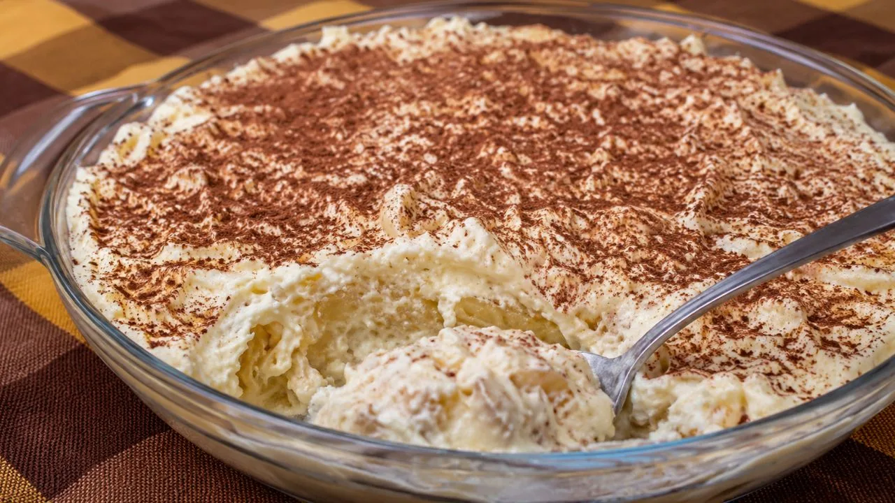 Imagem da Receita de Torta de Bolacha com Nata e Leite Condensado.